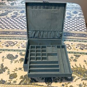 Elegant Jewelry Organizer Box - Blue